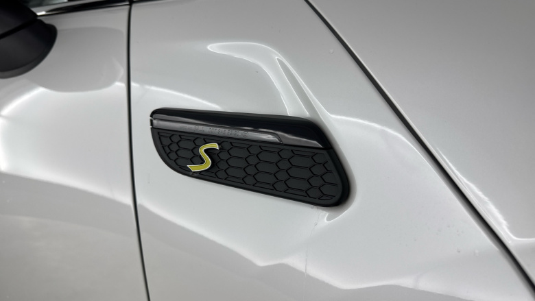 MINI Hatchback 135kW Cooper S Level 2 33kWh 3dr Auto Electric Hatchback